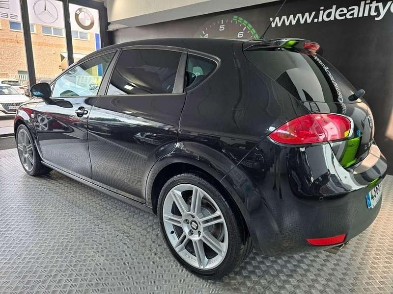 Usado Seat Leon FR 211 CV (155 kW) 2009 Negro Utilitario