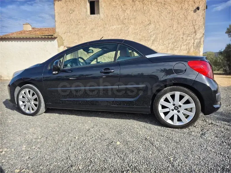 Usado Peugeot 207 CC Sport 150 CV (110 kW) 2007 Negro Descapotable