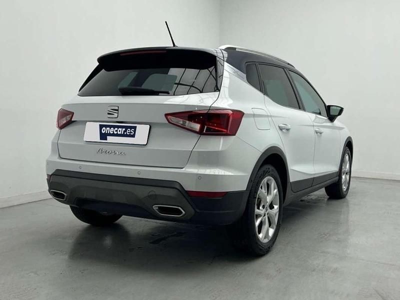 Usado Seat Arona FR 150 CV (110 kW) 2023 Blanco SUV