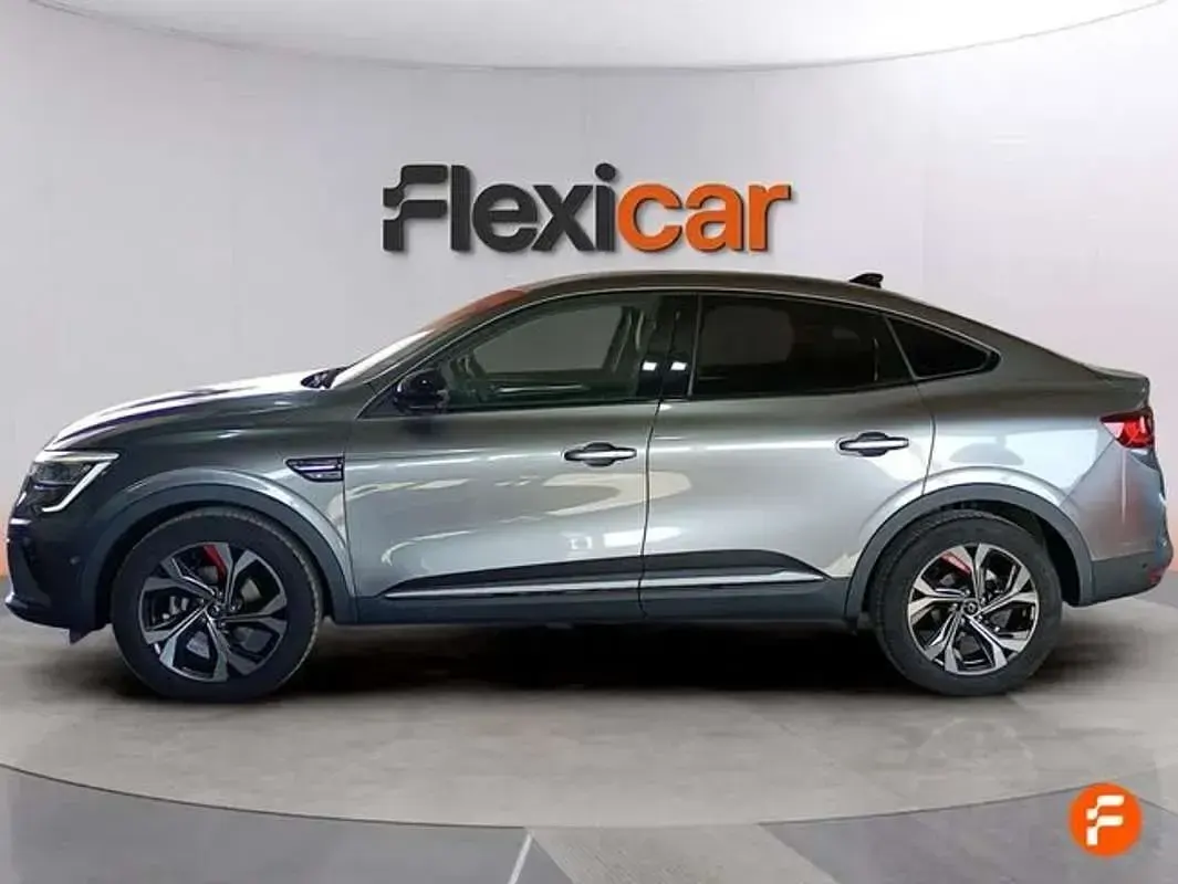 Usado Renault Arkana RS Line 145 CV (106 kW) 2022 Gris SUV