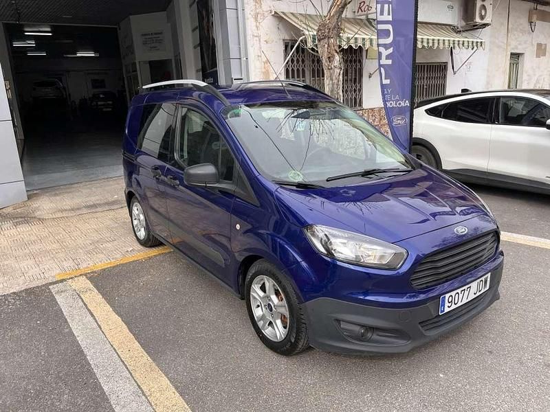 Usado Ford Tourneo Courier Trend 97 CV (71 kW) 2015 Azul Monovolumen