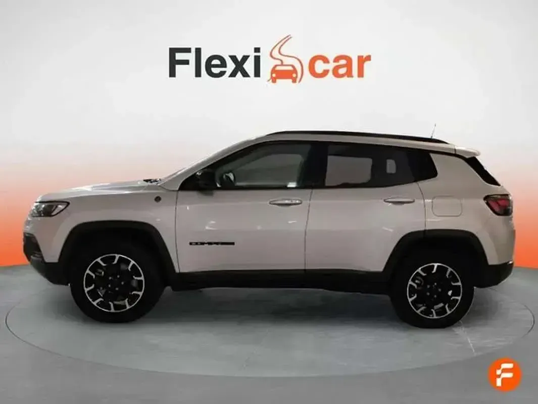 Usado Jeep Compass Trailhawk 241 CV (177 kW) 2022 Gris SUV