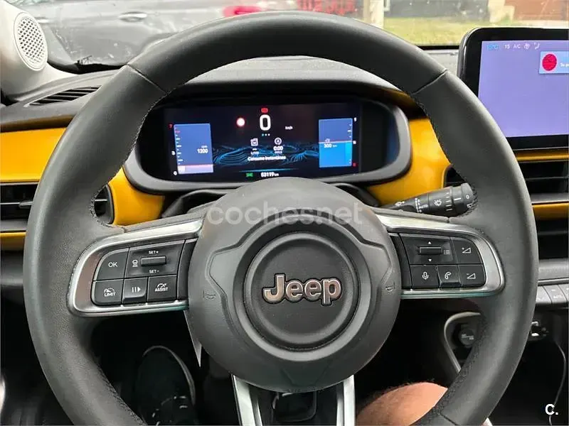Usado Jeep Avenger 100 CV (73 kW) 2023 Negro SUV