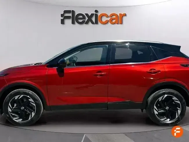 Begagnad Nissan Qashqai N-Connecta 140 HK (102 kW) 2025 Röd SUV