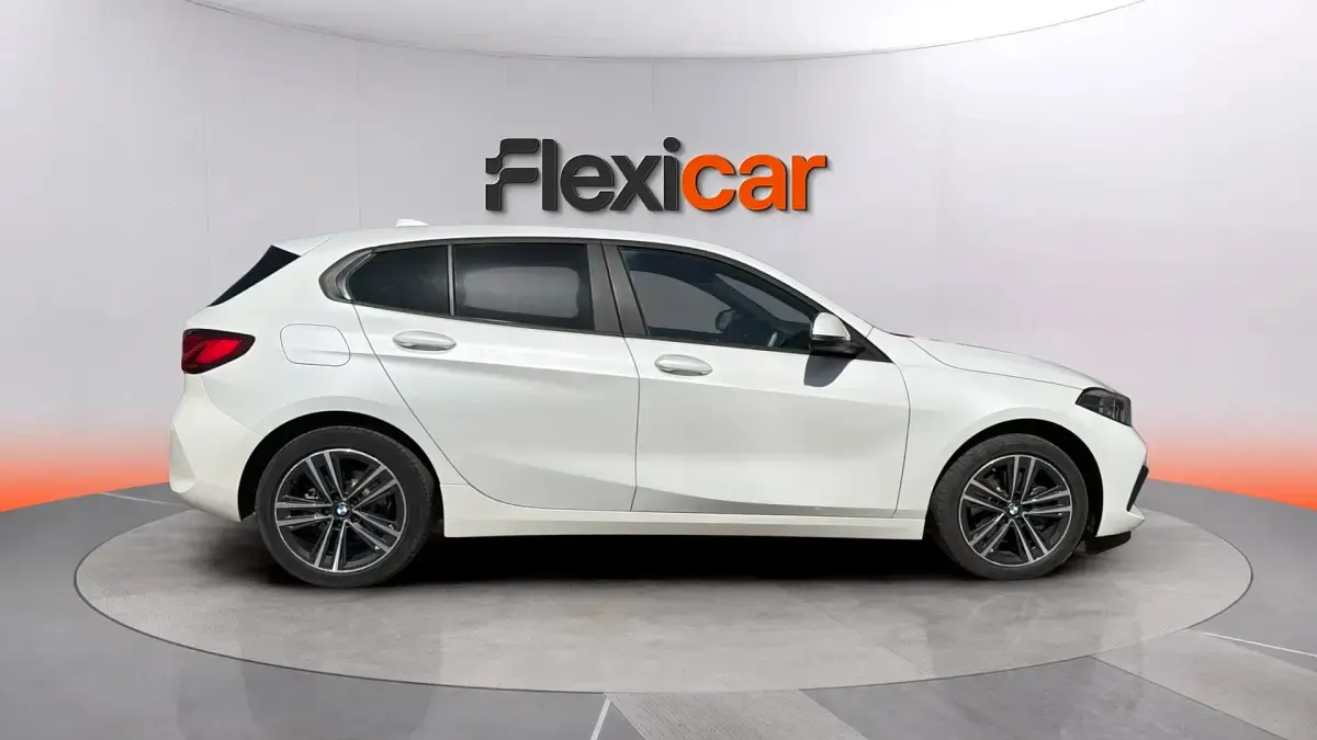 Usado BMW 118 150 CV (110 kW) 2022 Blanco Berlina