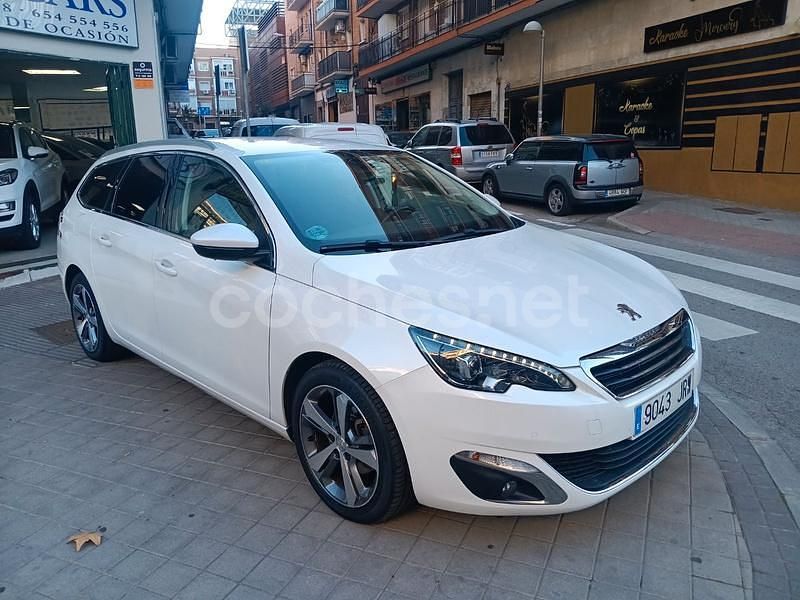Usado Peugeot 308 SW Allure 130 CV (95 kW) 2016 Blanco Familiar