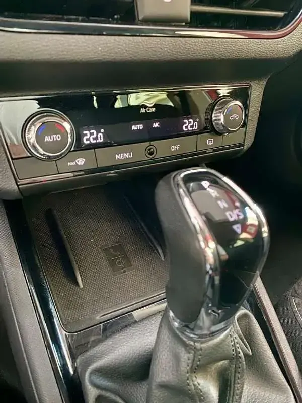 Usado Skoda Kamiq 110 CV (80 kW) 2022 Rojo SUV