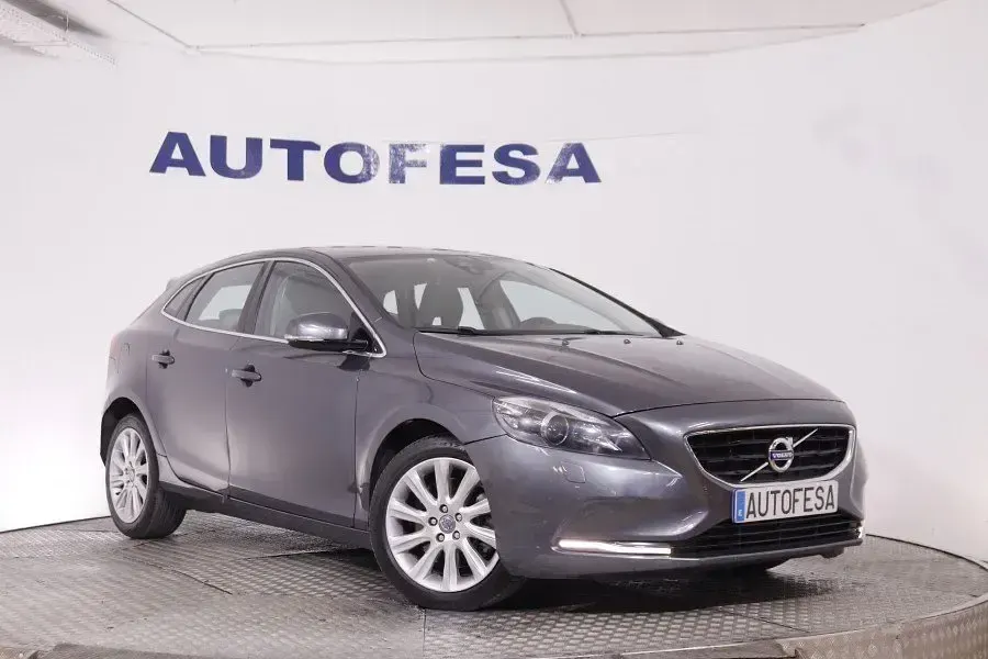 Usado Volvo V40 Inscription 149 CV (109 kW) 2013 Blanco