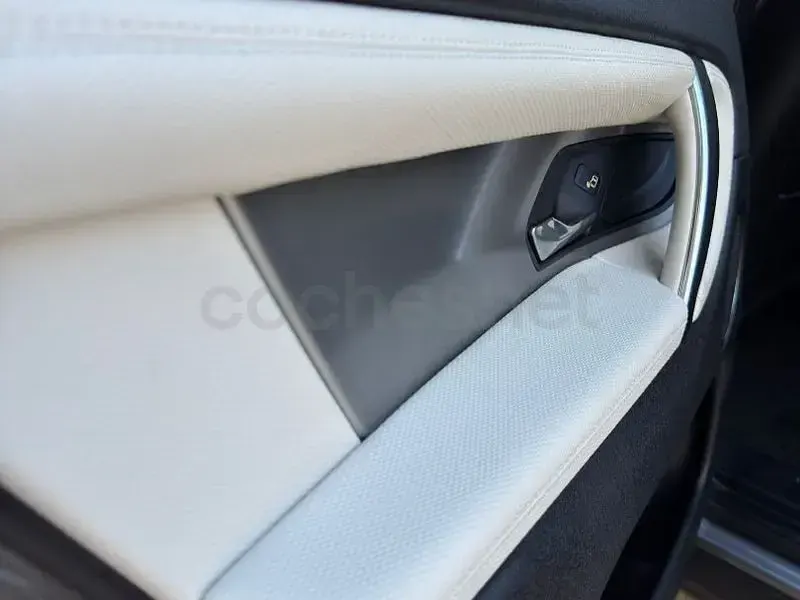 Usado Land Rover Discovery Sport R-Dynamic 163 CV (119 kW) 2021 Gris / plata SUV