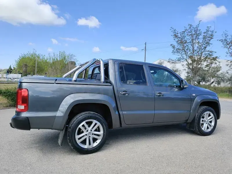 Usado VW Amarok Highline 204 CV (150 kW) 2017 Gris / plata Pickup/Camioneta