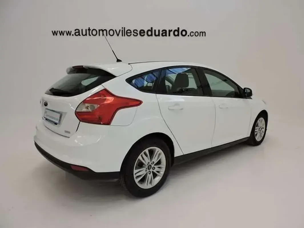 Usado Ford Focus Trend 101 CV (74 kW) 2014 Blanco Utilitario