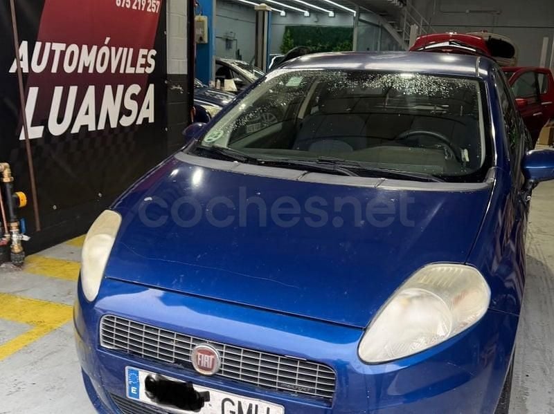 Usado Fiat Punto Dynamic 90 CV (66 kW) 2009 Azul Utilitario