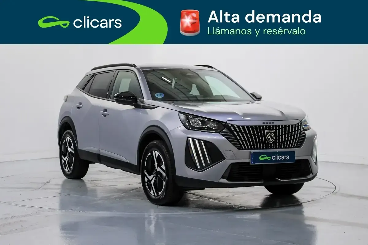 Usado Peugeot 2008 Allure 136 CV (100 kW) 2025 Gris SUV