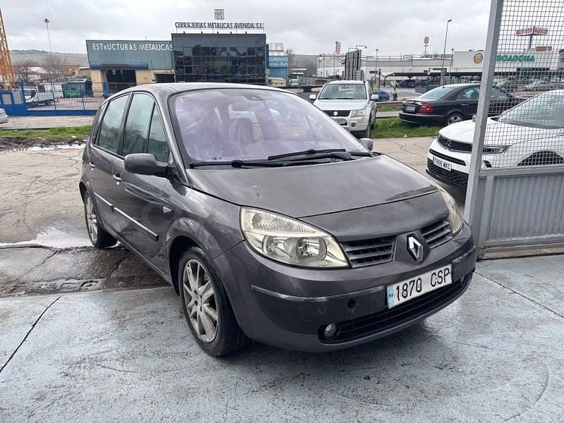Usado Renault Scénic II Dynamique 120 CV (88 kW) 2004 Gris / plata Monovolumen