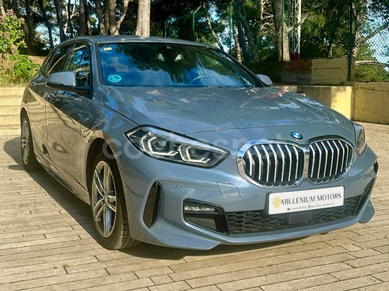 Gris / plata Usado 2020 BMW 118 M Sport Utilitario | 25.490 € (Un poco caro) - Imagen 1/4