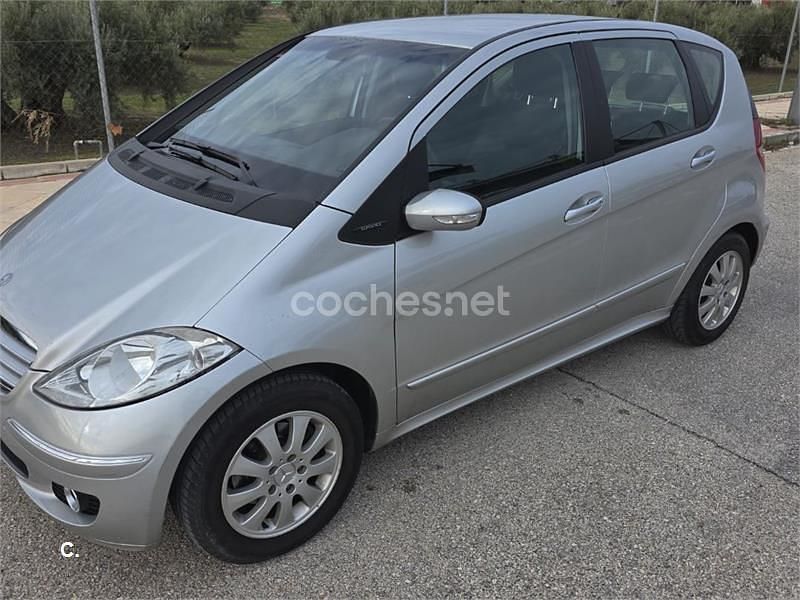 Usado Mercedes A150 Elegance 95 CV (69 kW) 2005 Gris / plata Monovolumen