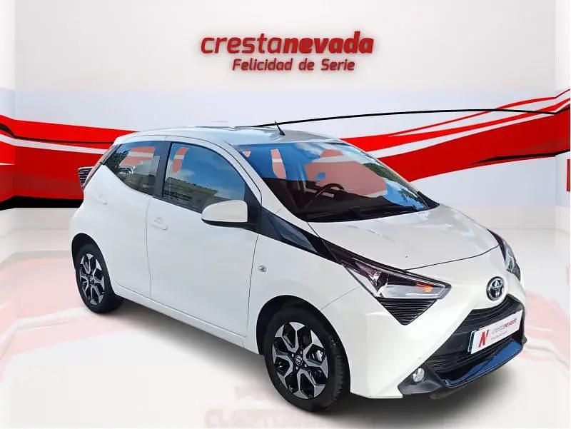 Usado Toyota Aygo X-play 72 CV (52 kW) 2021 Blanco Utilitario