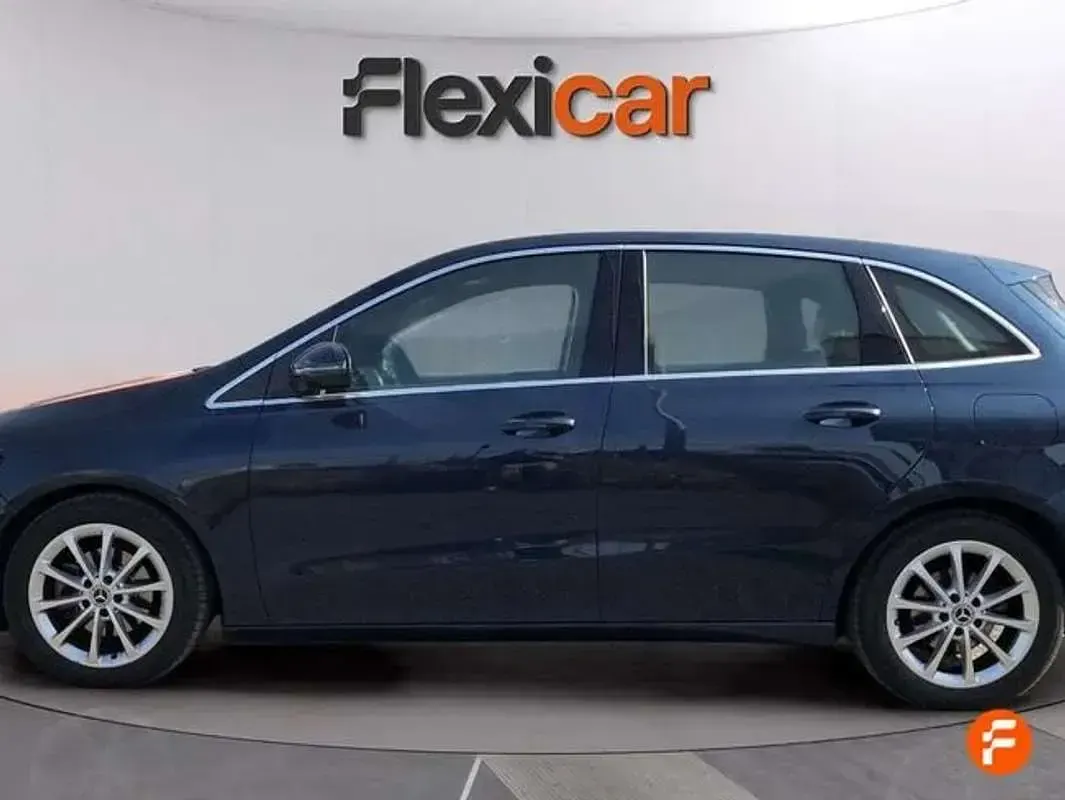 Usado Mercedes B180 117 CV (86 kW) 2019 Azul Utilitario