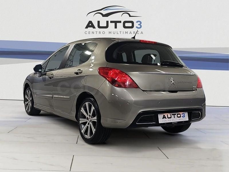 Usado Peugeot 308 Allure 115 CV (84 kW) 2013 Beige Berlina