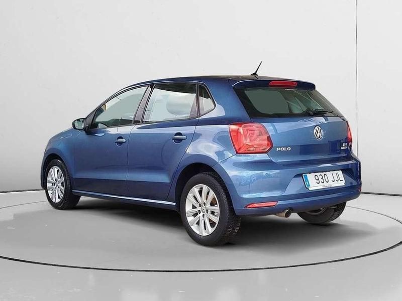 Usado VW Polo Advance 91 CV (66 kW) 2015 Azul Utilitario