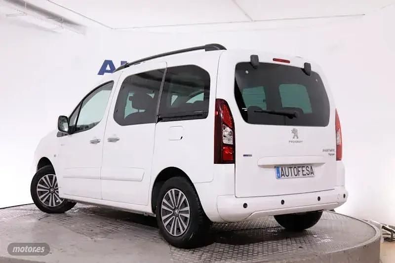 Usado Peugeot Partner Style 110 CV (80 kW) 2017 Blanco Monovolumen