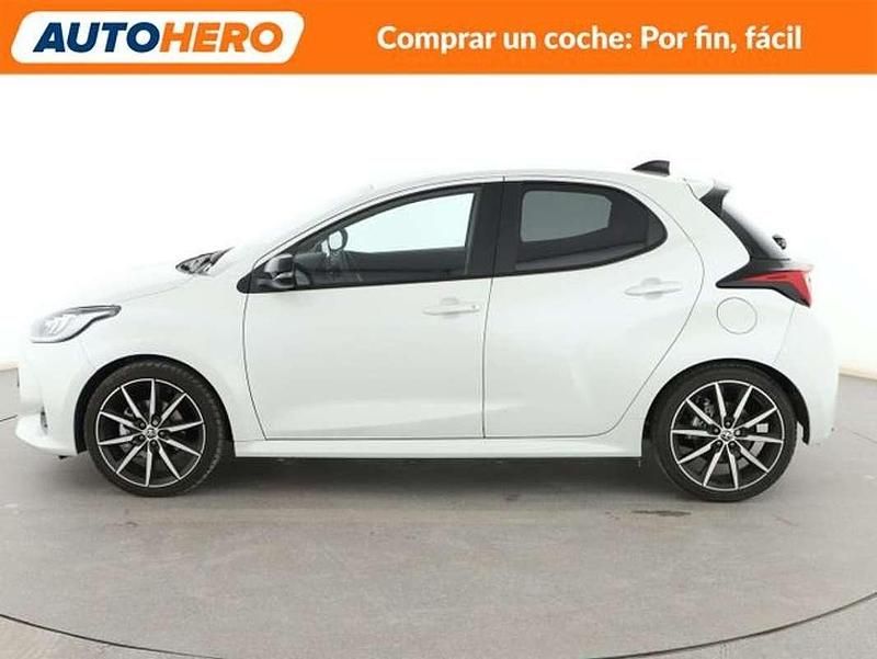 Usado Toyota Yaris Hybrid Sport 131 CV (96 kW) 2025 Blanco Berlina