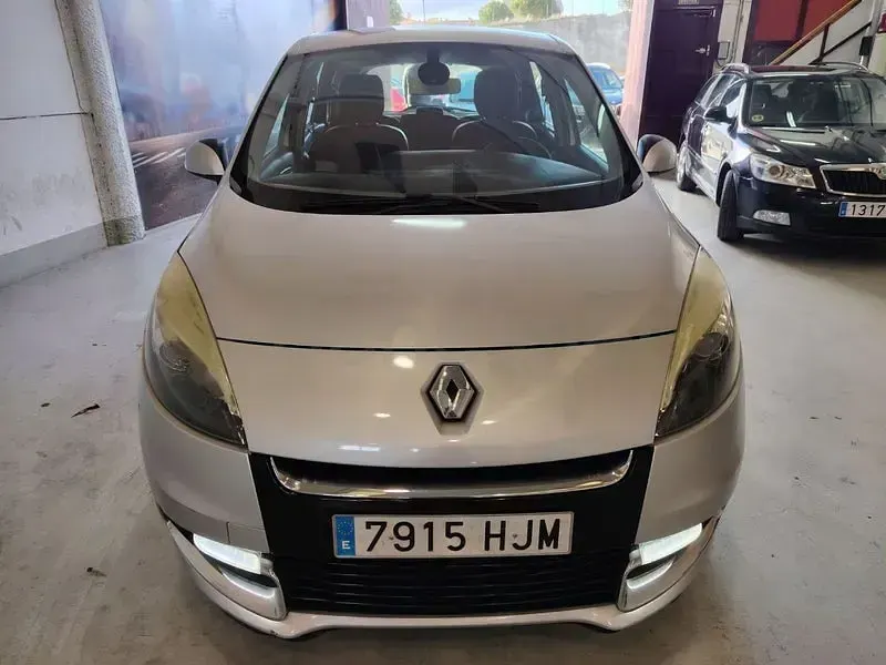 Usado Renault Scénic III Expression 110 CV (80 kW) 2012 Gris / plata Monovolumen