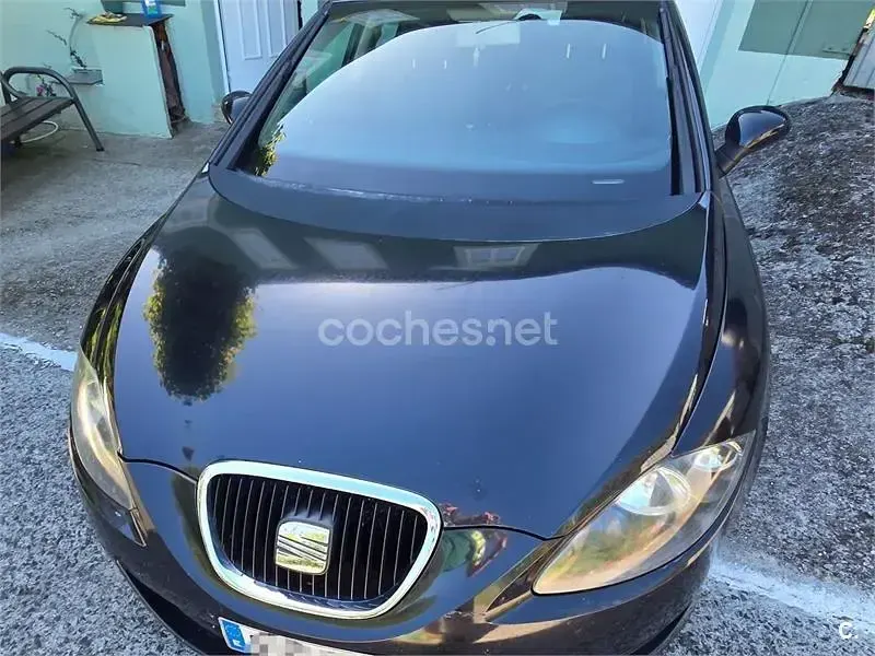 Usado Seat Leon Reference 105 CV (77 kW) 2007 Negro Utilitario
