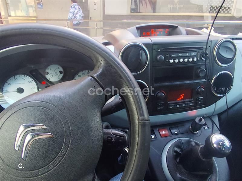 Usado Citroën Berlingo XTR 92 CV (67 kW) 2013 Gris / plata Monovolumen