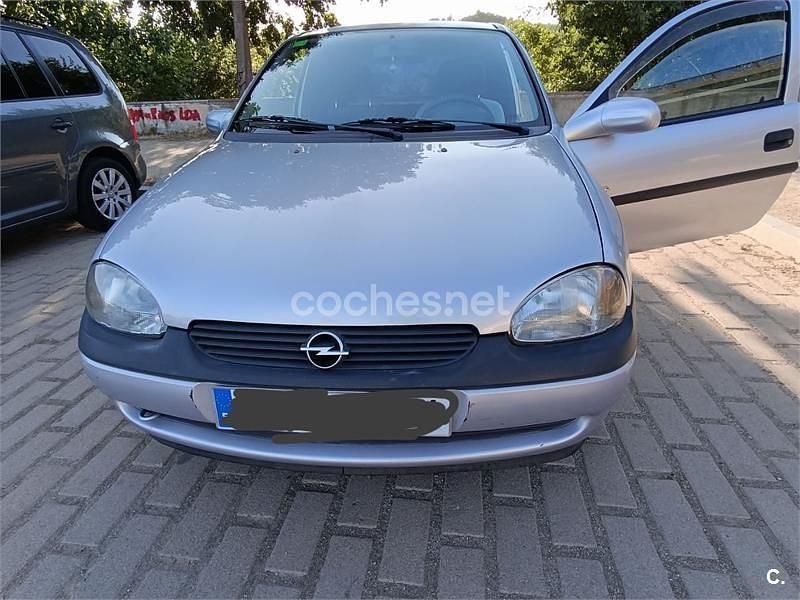 Usado Opel Corsa 65 CV (47 kW) 1999 Gris / plata Berlina