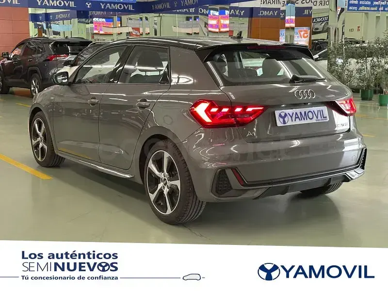 Usado Audi A1 Sportback Ambiente 150 CV (110 kW) 2025 Gris / plata Utilitario