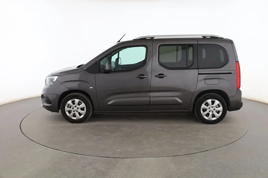 Usado Opel Combo Life Innovation 131 CV (96 kW) 2020 Gris Monovolumen