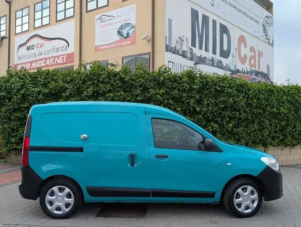 Usado Dacia Dokker Essentiel 100 CV (73 kW) 2019 Azul Monovolumen