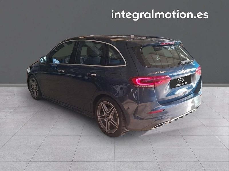 Usado Mercedes B200 149 CV (109 kW) 2019 Azul Monovolumen