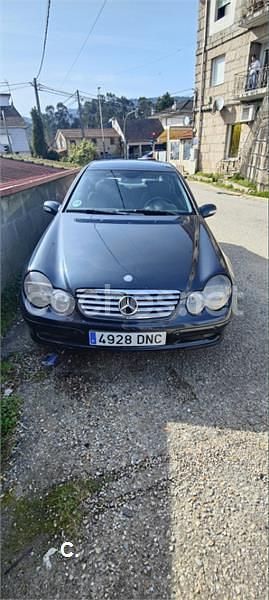 Usado Mercedes C200 122 CV (89 kW) 2004 Azul Berlina
