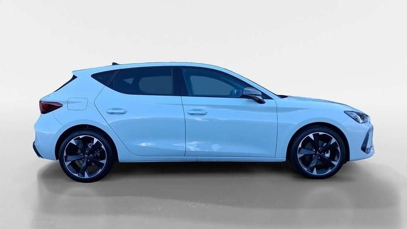 Usado Cupra Leon 150 HP (110 kW) 2025 Branco Sedan