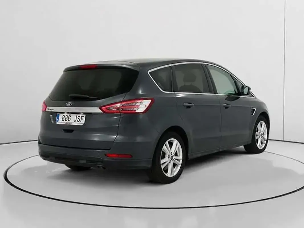 Usado Ford S-MAX Titanium 150 CV (110 kW) 2016 Gris Monovolumen