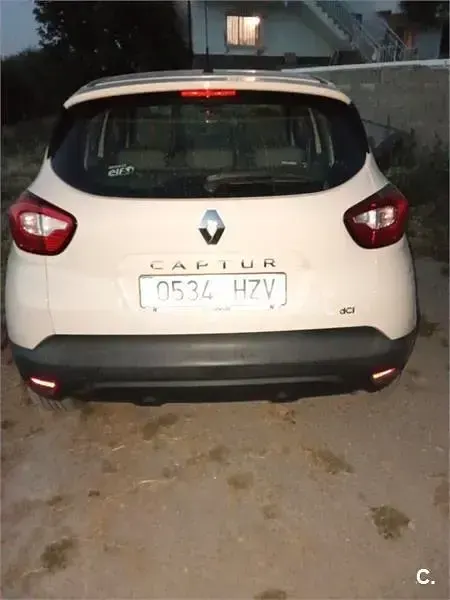 Usado Renault Captur Zen 90 CV (66 kW) 2014 Blanco SUV