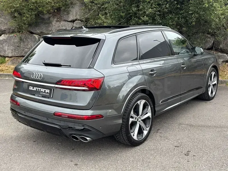 Usado Audi SQ7 Ambiente 435 CV (319 kW) 2020 Gris / plata SUV