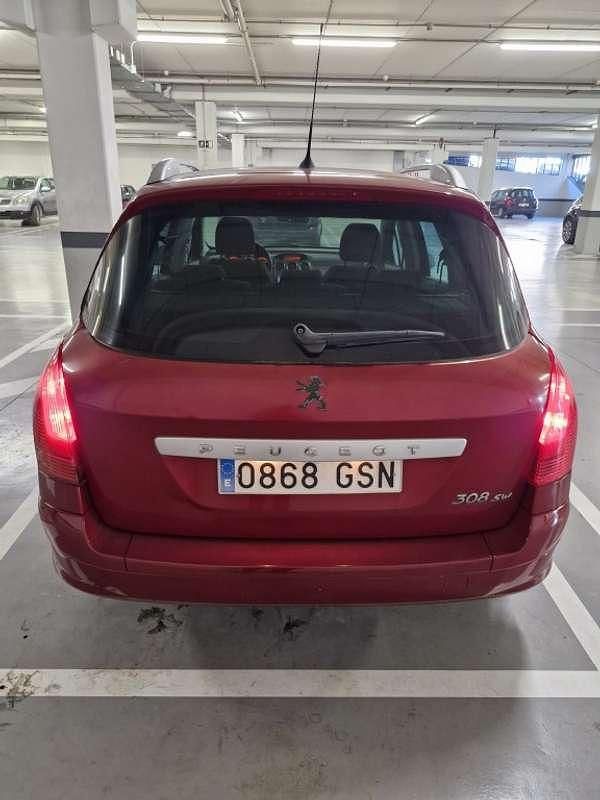 Usado Peugeot 308 SW 109 CV (80 kW) 2010 Rojo Familiar