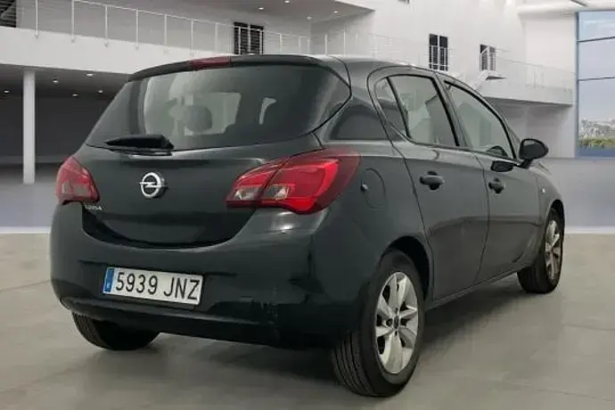 Usado Opel Corsa Selective 90 CV (66 kW) 2016 Negro Utilitario