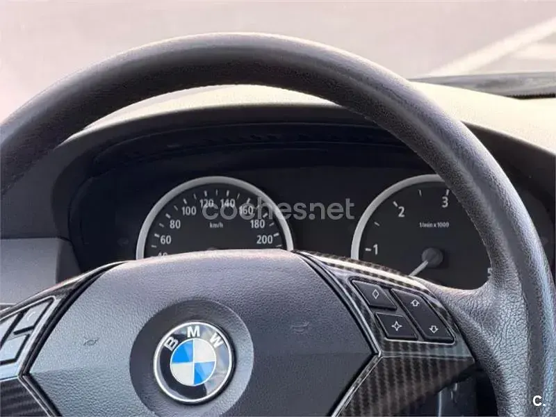 Używany BMW 525 163 KM (119 kW) 2004 Szary Sedan/Limuzyna