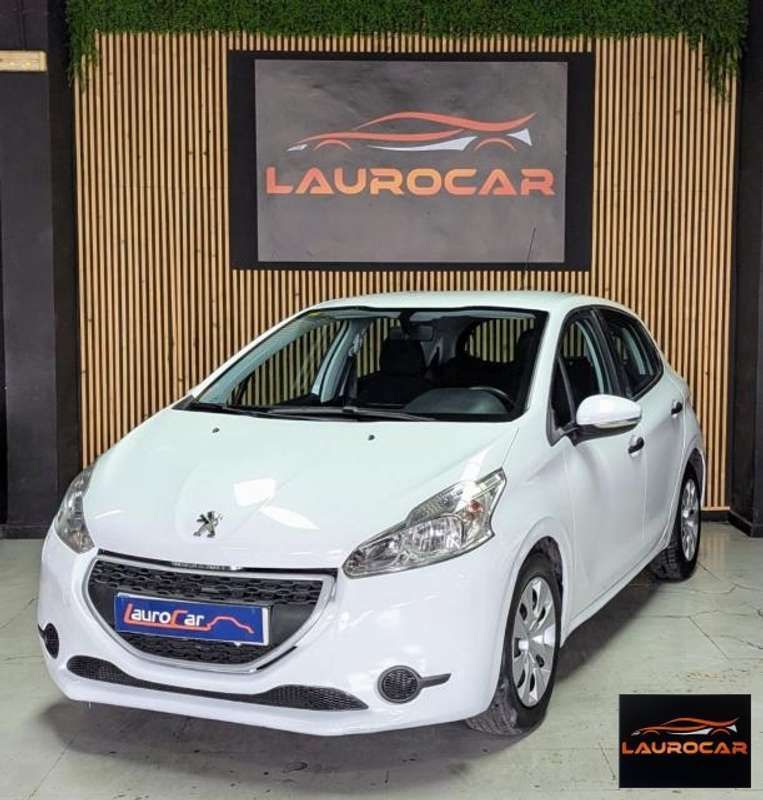 Blanco Usado 2015 Peugeot 208 Active Utilitario | 7999 € (Precio justo) - Imagen 1/4