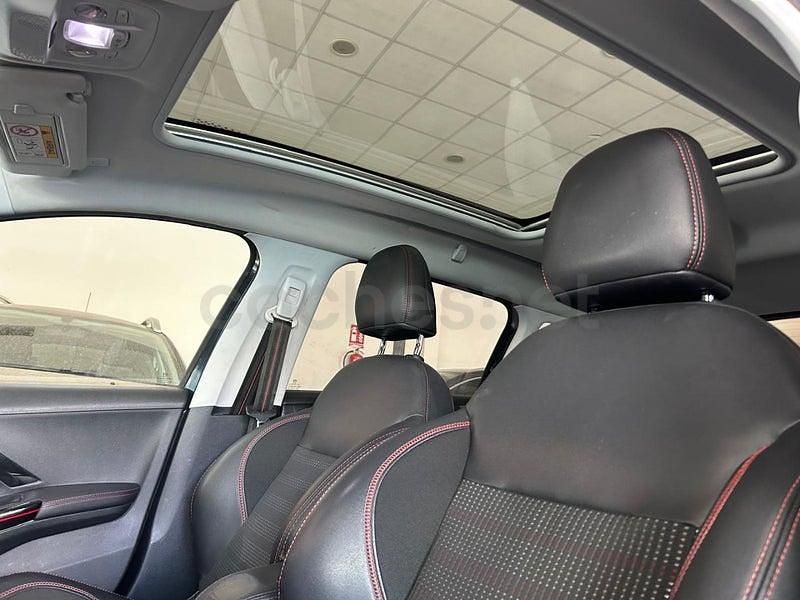 Usado Peugeot 2008 GT-line 120 CV (88 kW) 2018 Azul SUV