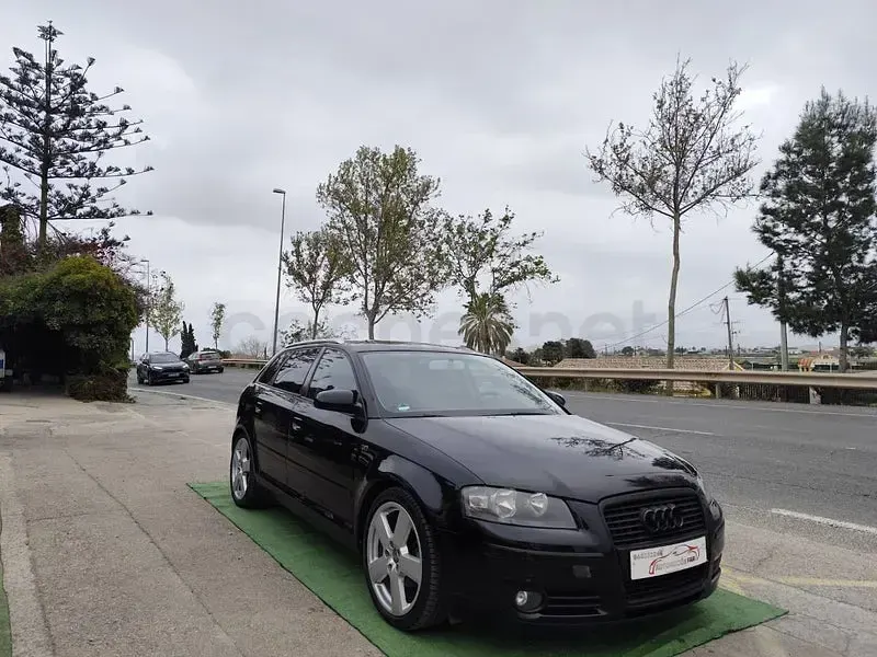 Usado Audi A3 Sportback Ambiente 140 CV (102 kW) 2008 Negro Utilitario