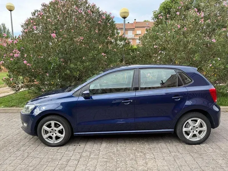 Usado VW Polo Advance 75 CV (55 kW) 2013 Azul Utilitario