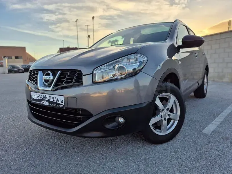 Usado Nissan Qashqai Acenta 130 CV (95 kW) 2013 Gris / plata SUV