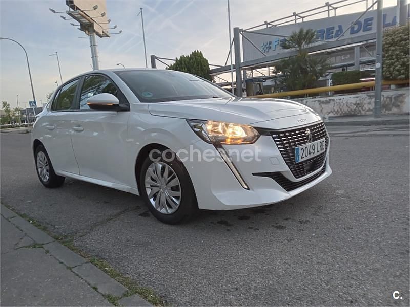 Usado Peugeot 208 Active 100 CV (73 kW) 2021 Blanco Utilitario