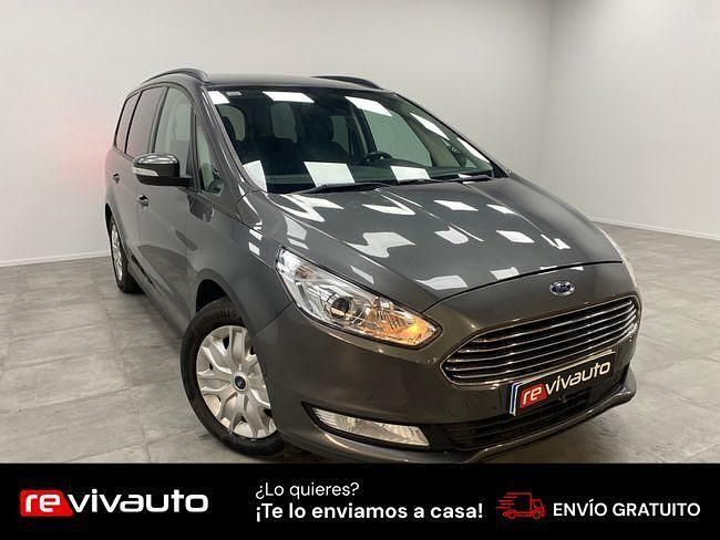 Usado Ford Galaxy Trend 120 CV (88 kW) 2017 Gris Monovolumen