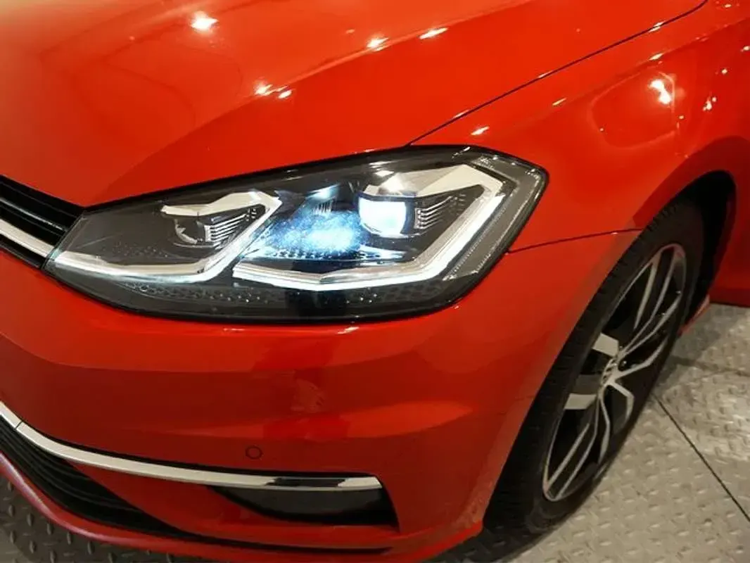 Usado VW Golf VII Sport 150 CV (110 kW) 2017 Rojo Utilitario